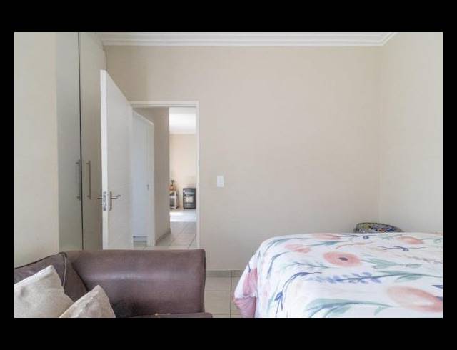 2 BEDROOM FREESTANDING FOR SALE IN SOUTH HILLS